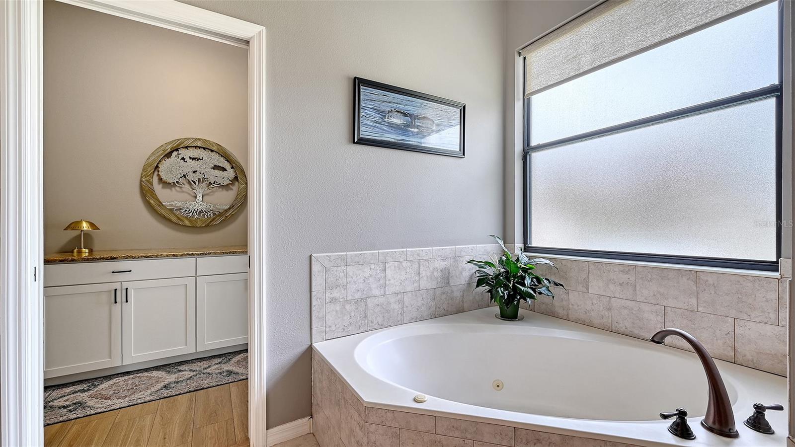 Image 24 of 62 For 16736 4th Avenue Ne