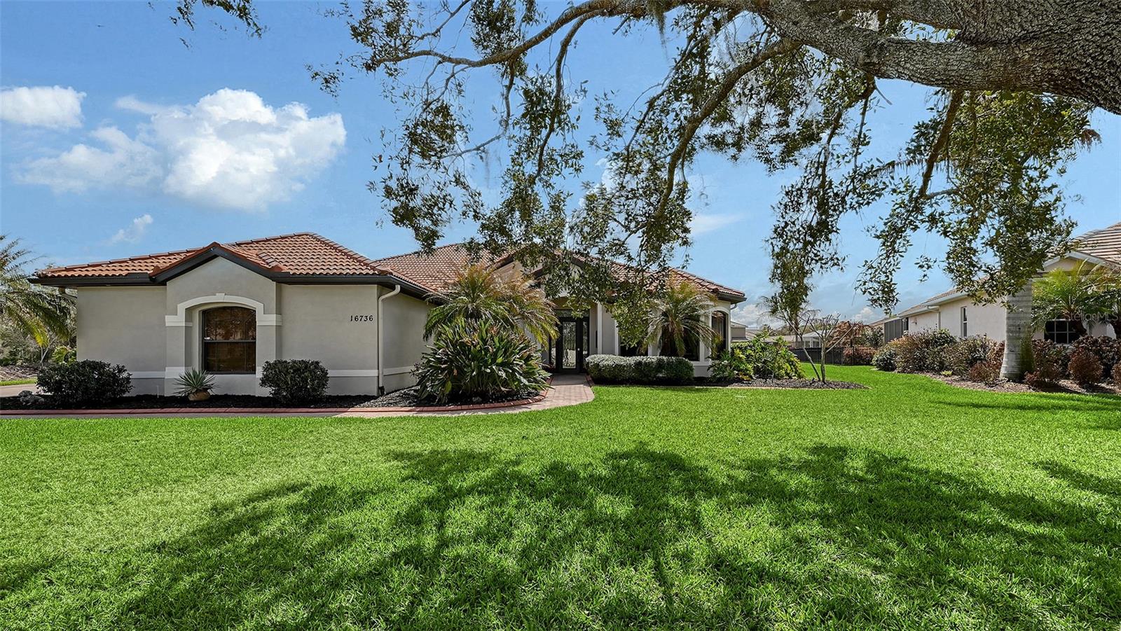 Image 3 of 62 For 16736 4th Avenue Ne