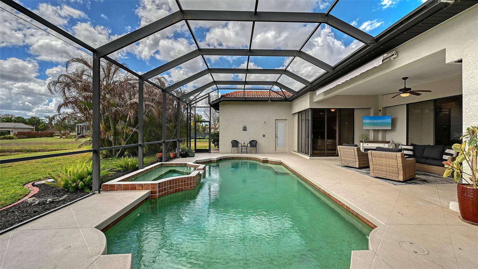 Image 41 of 62 For 16736 4th Avenue Ne