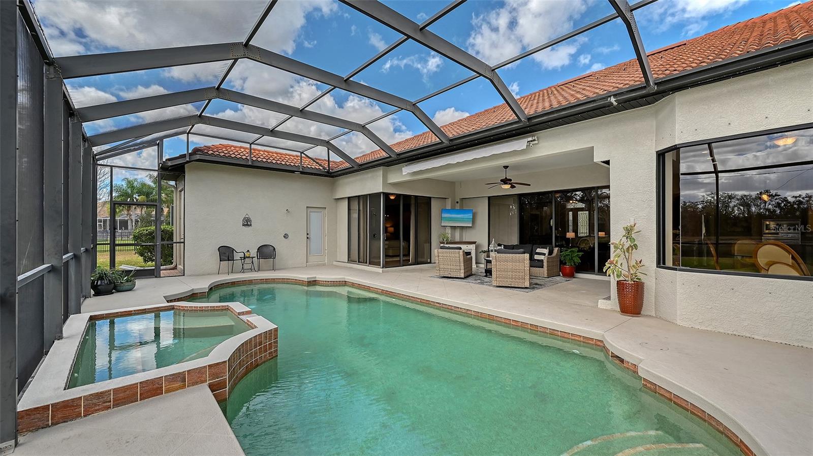 Image 42 of 62 For 16736 4th Avenue Ne