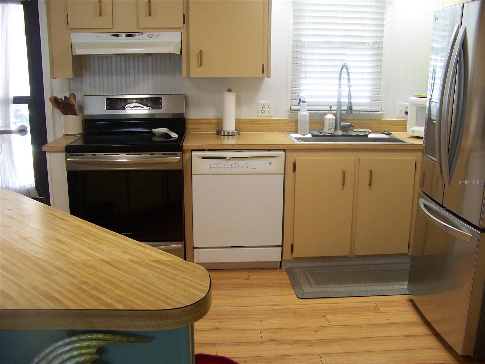 Image 23 of 52 For 15550 Burnt Store Road 72