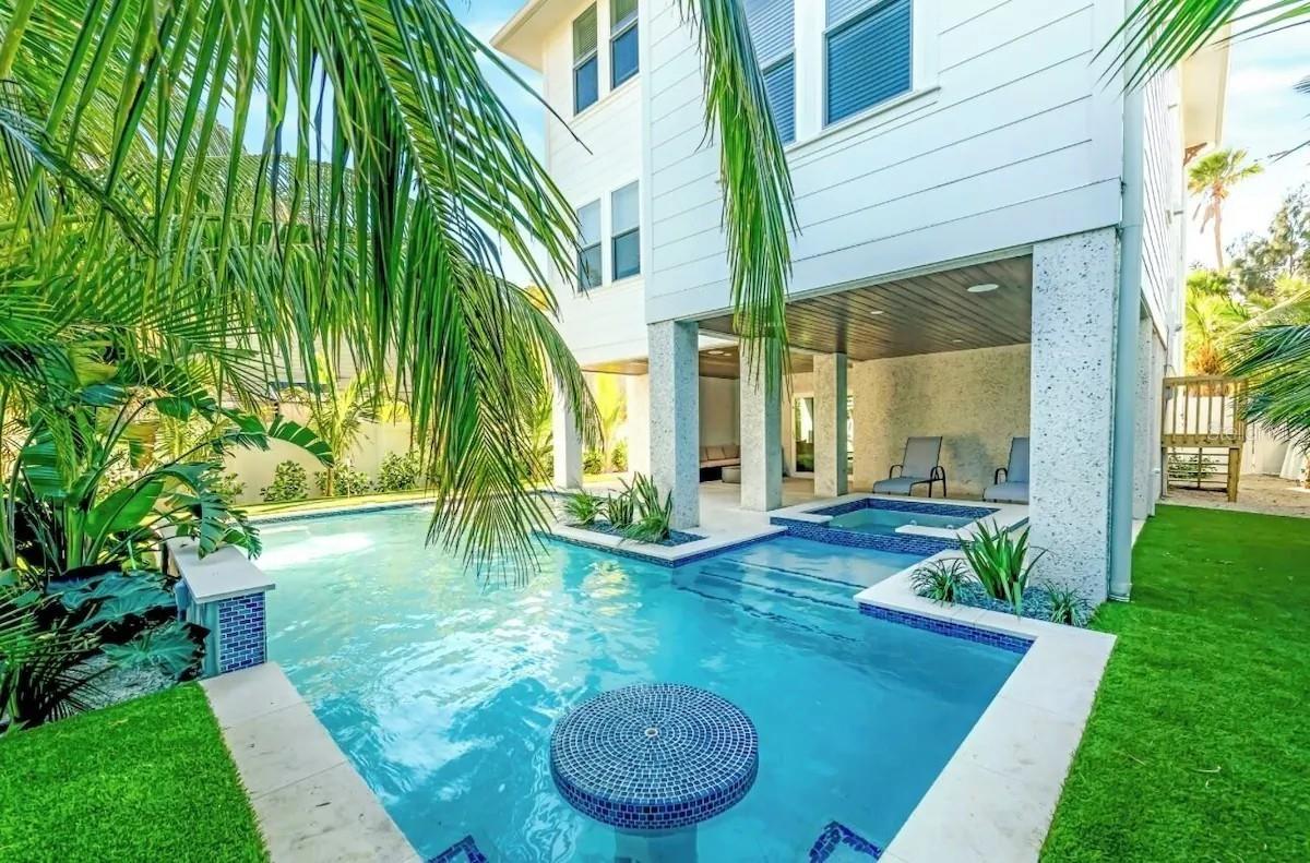 Image 2 of 45 For 2403 Avenue C