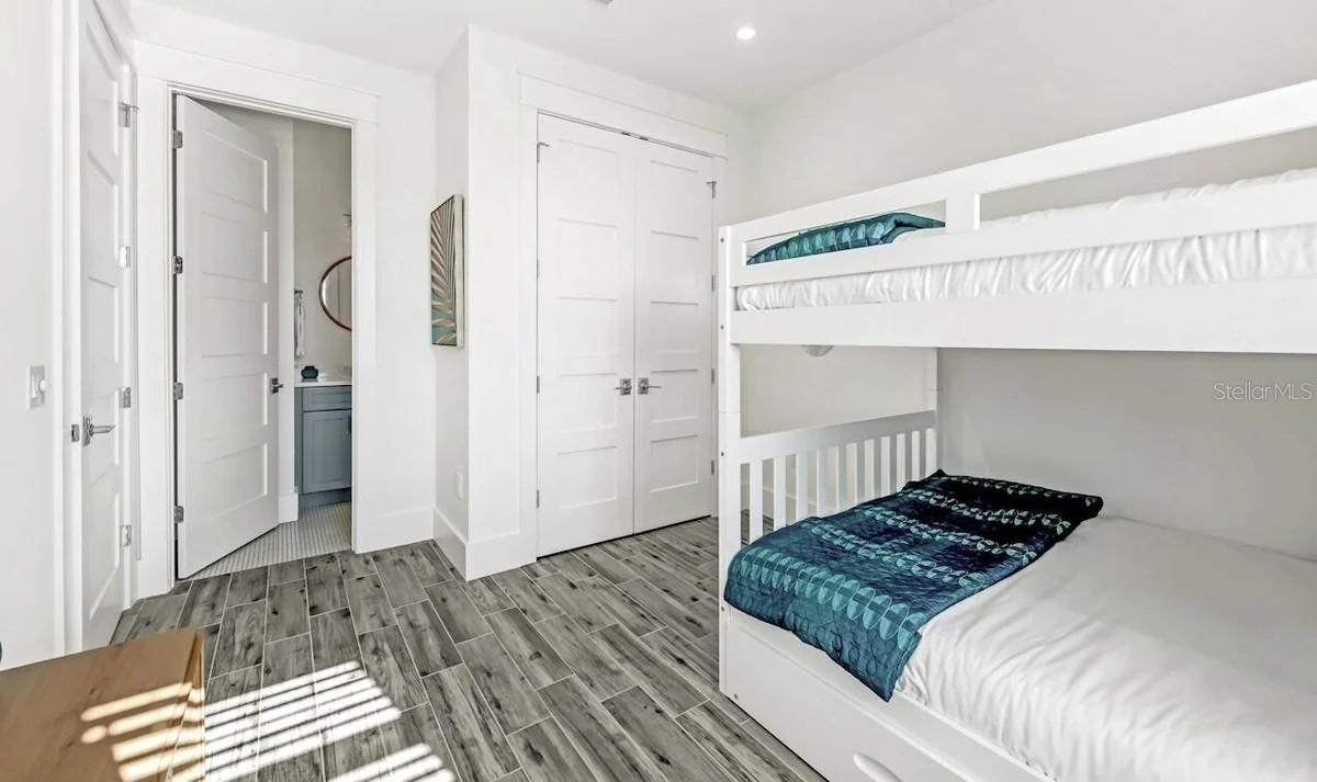 Image 28 of 45 For 2403 Avenue C