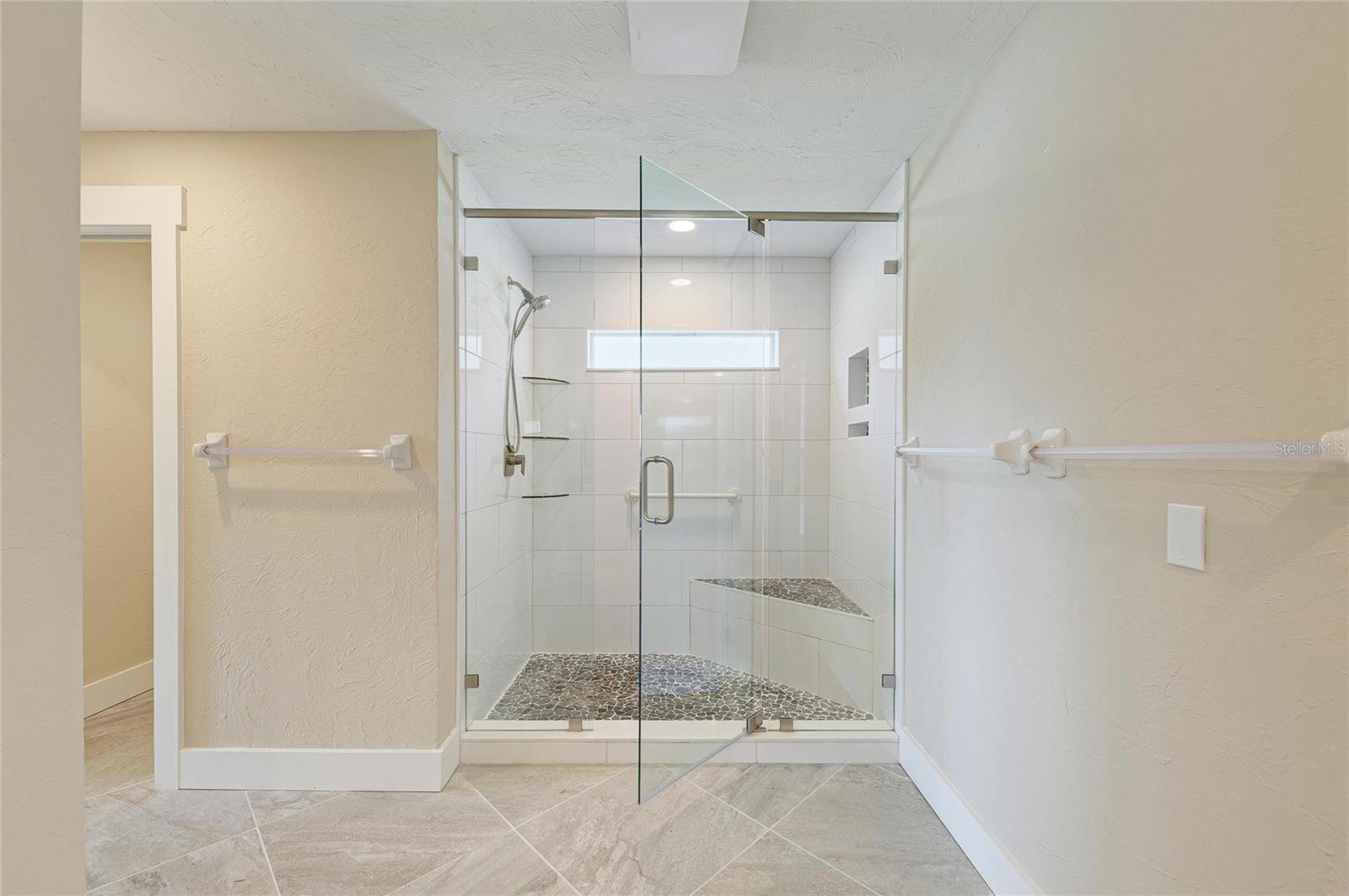 Image 55 of 100 For 1679 Valley Drive