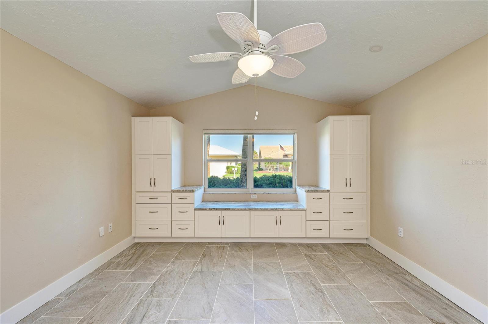 Image 64 of 100 For 1679 Valley Drive