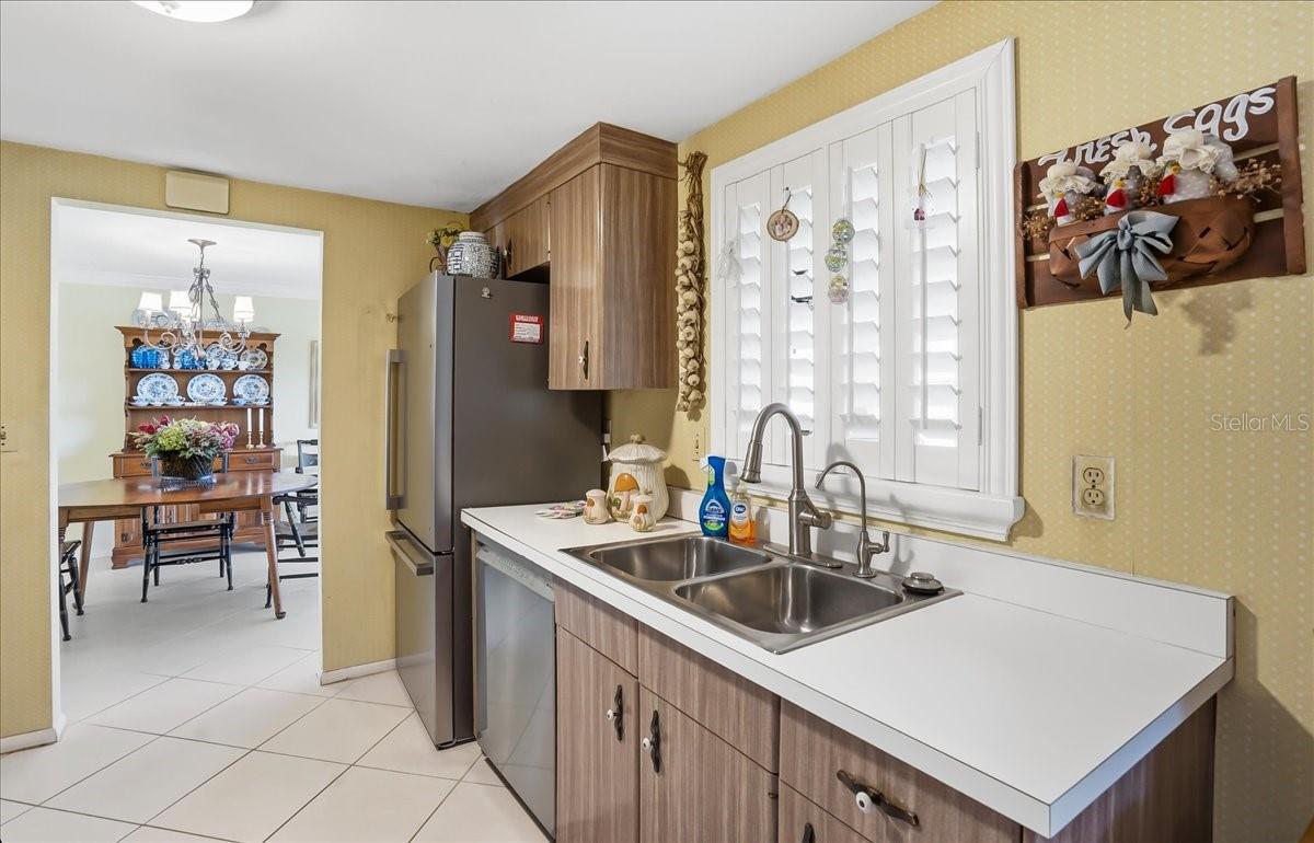 Image 16 of 48 For 6617 Glades Way