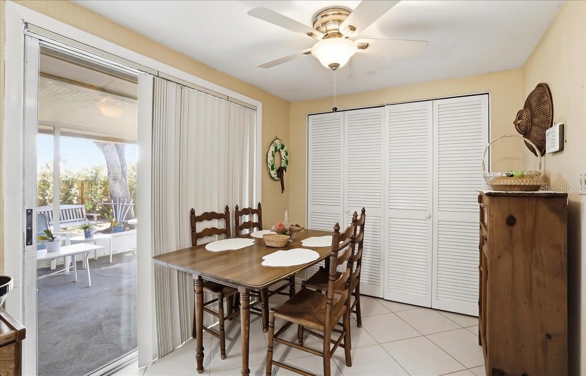 Image 17 of 48 For 6617 Glades Way