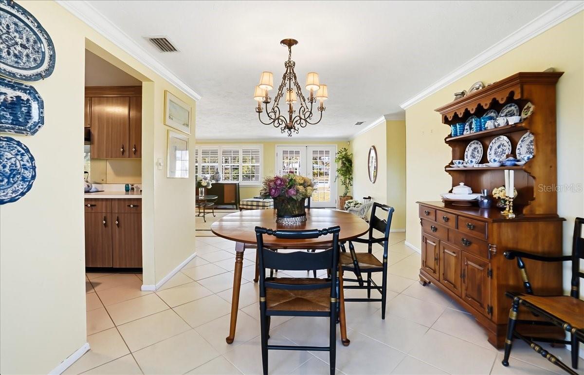 Image 18 of 48 For 6617 Glades Way