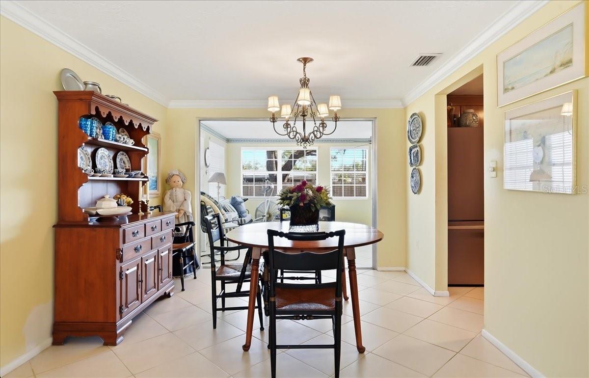 Image 19 of 48 For 6617 Glades Way