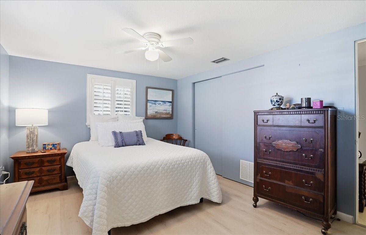 Image 22 of 48 For 6617 Glades Way