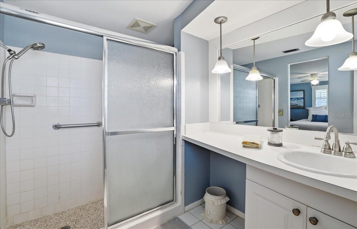 Image 24 of 48 For 6617 Glades Way