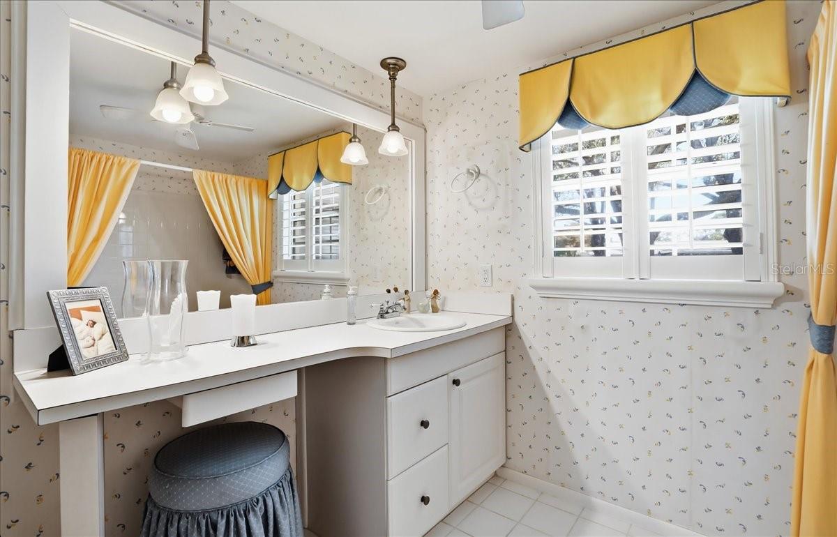 Image 28 of 48 For 6617 Glades Way