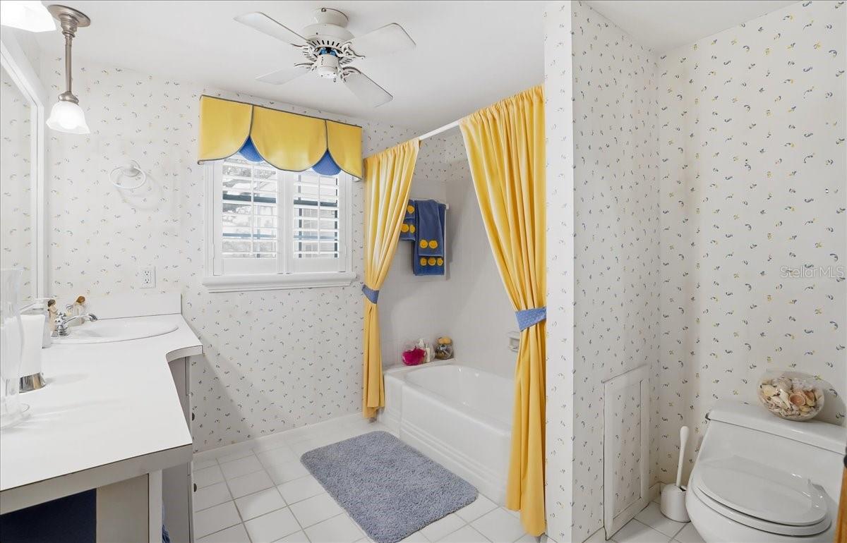 Image 29 of 48 For 6617 Glades Way