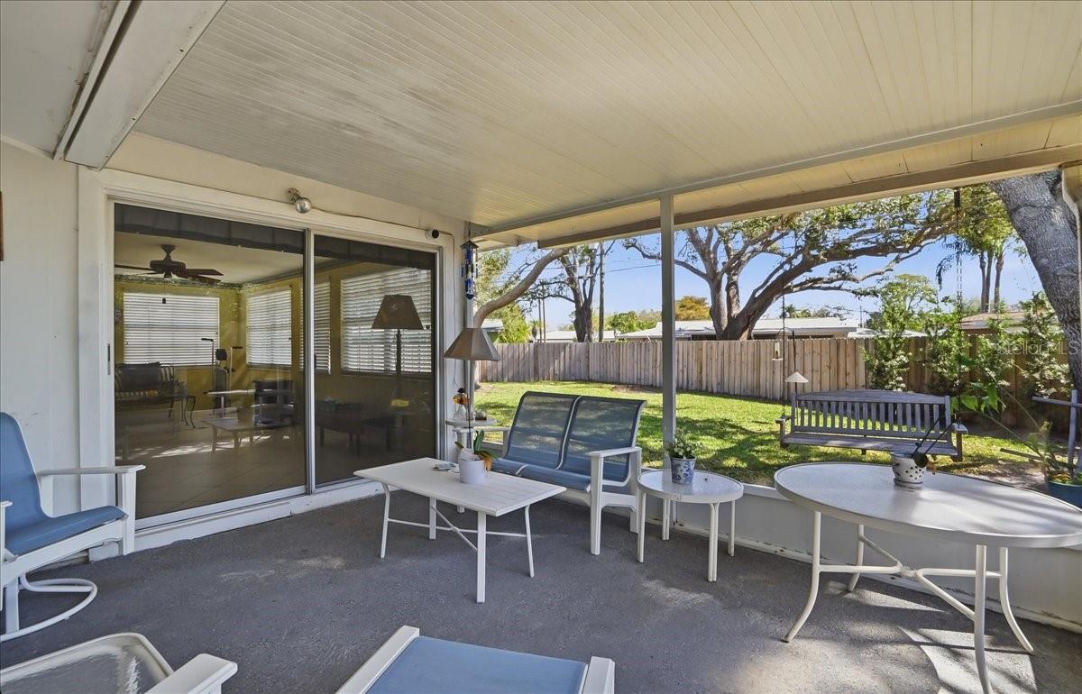 Image 33 of 48 For 6617 Glades Way