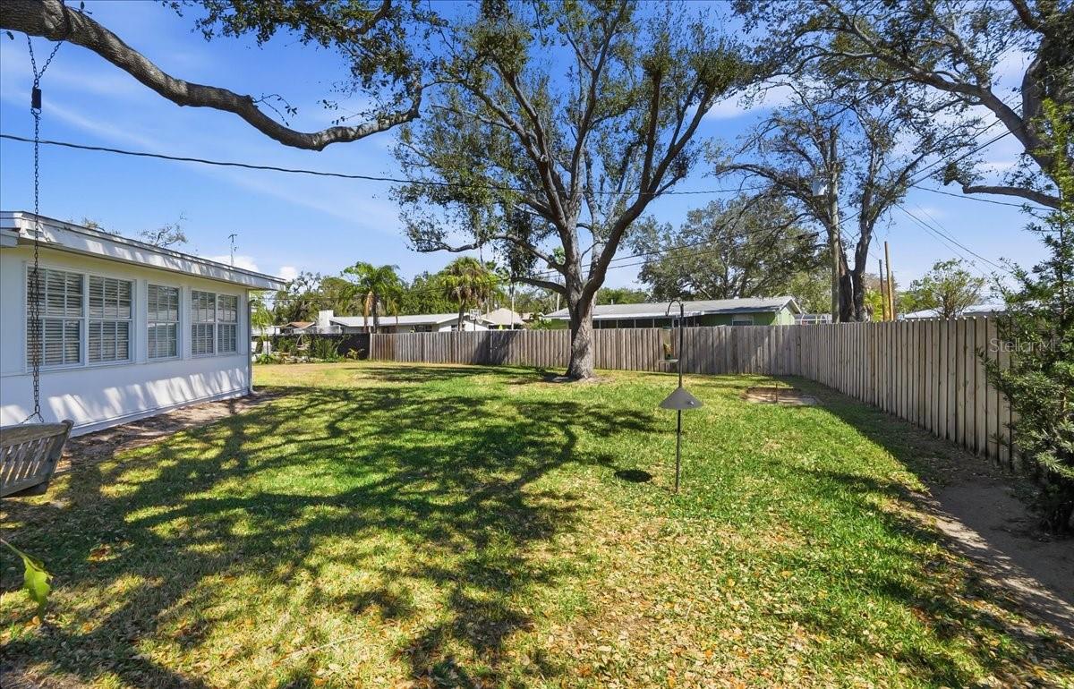 Image 35 of 48 For 6617 Glades Way