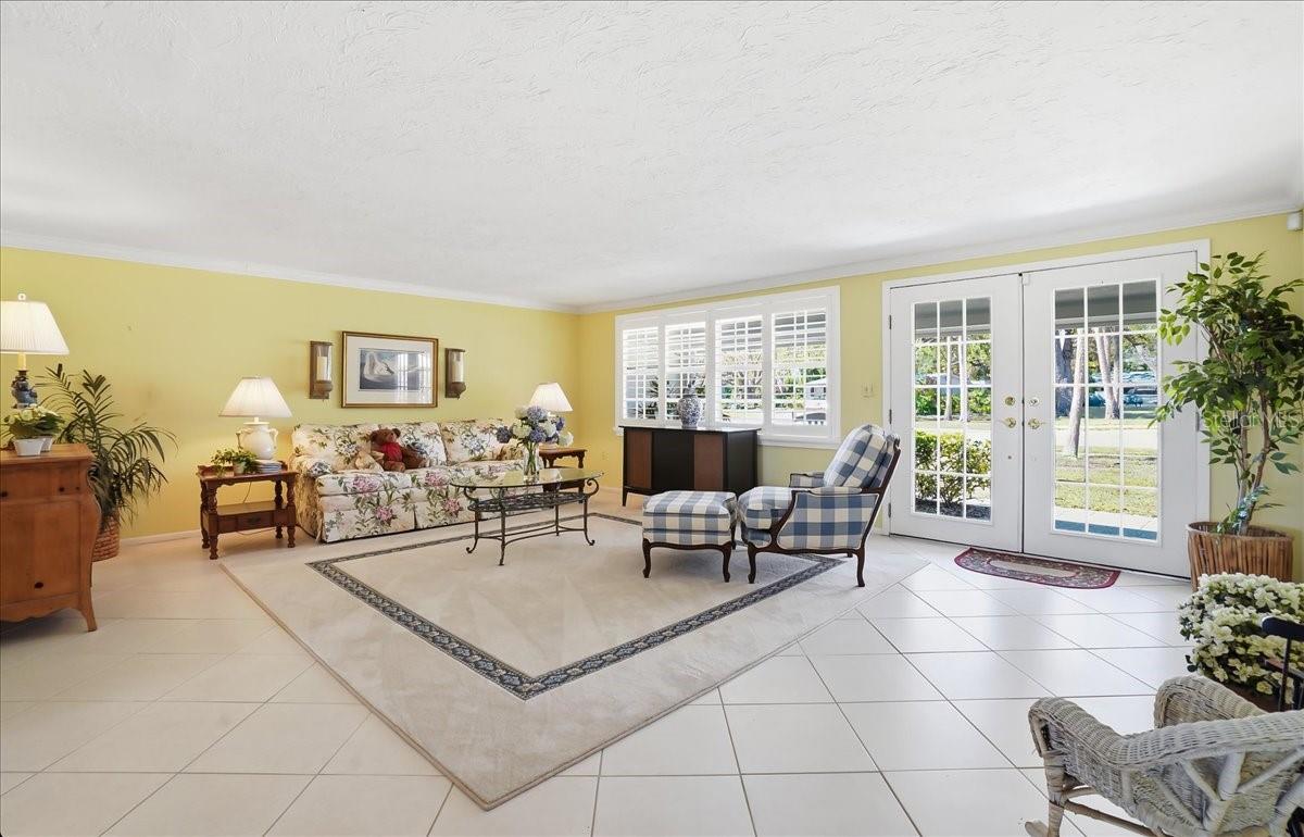 Image 4 of 48 For 6617 Glades Way