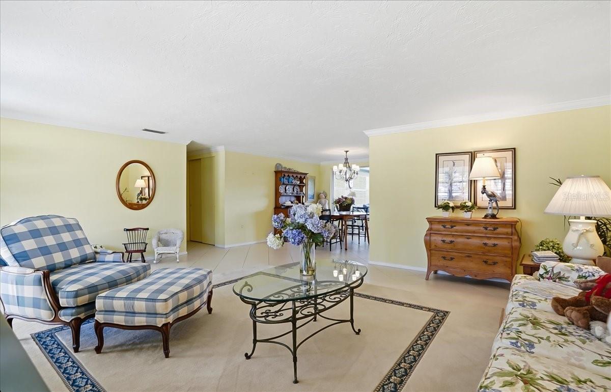 Image 7 of 48 For 6617 Glades Way