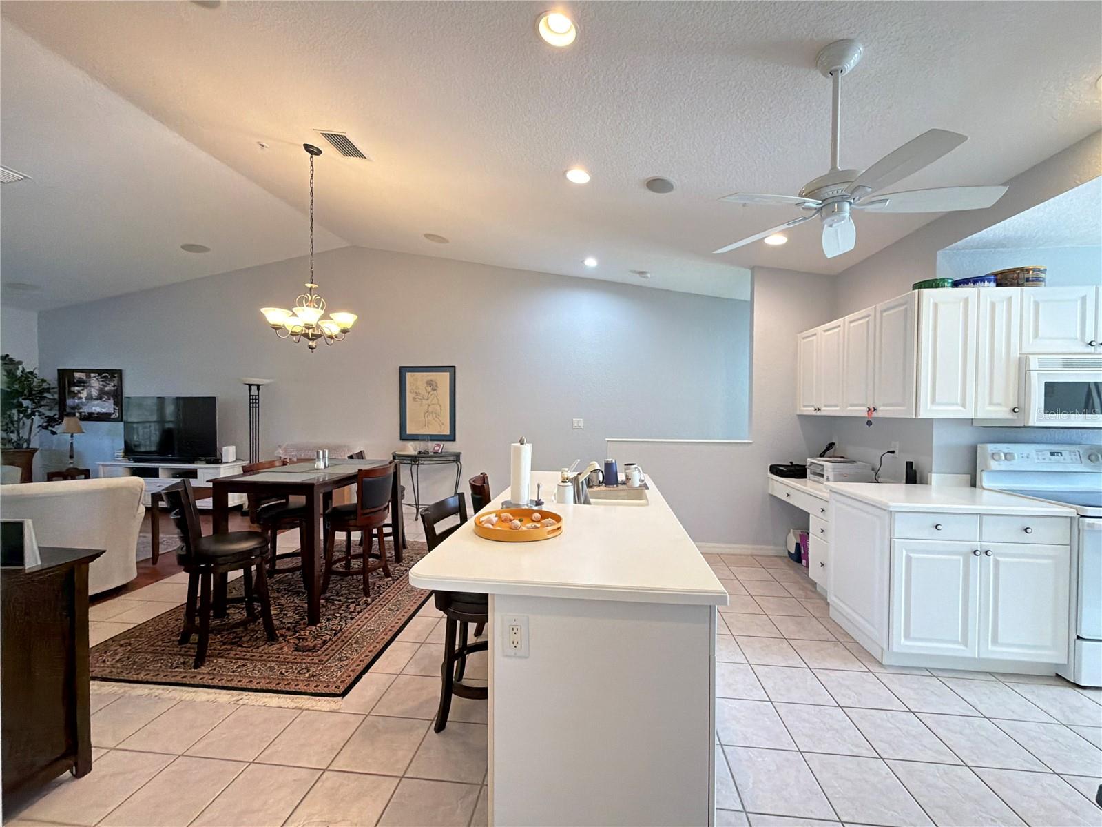 Image 10 of 31 For 7158 Strand Circle