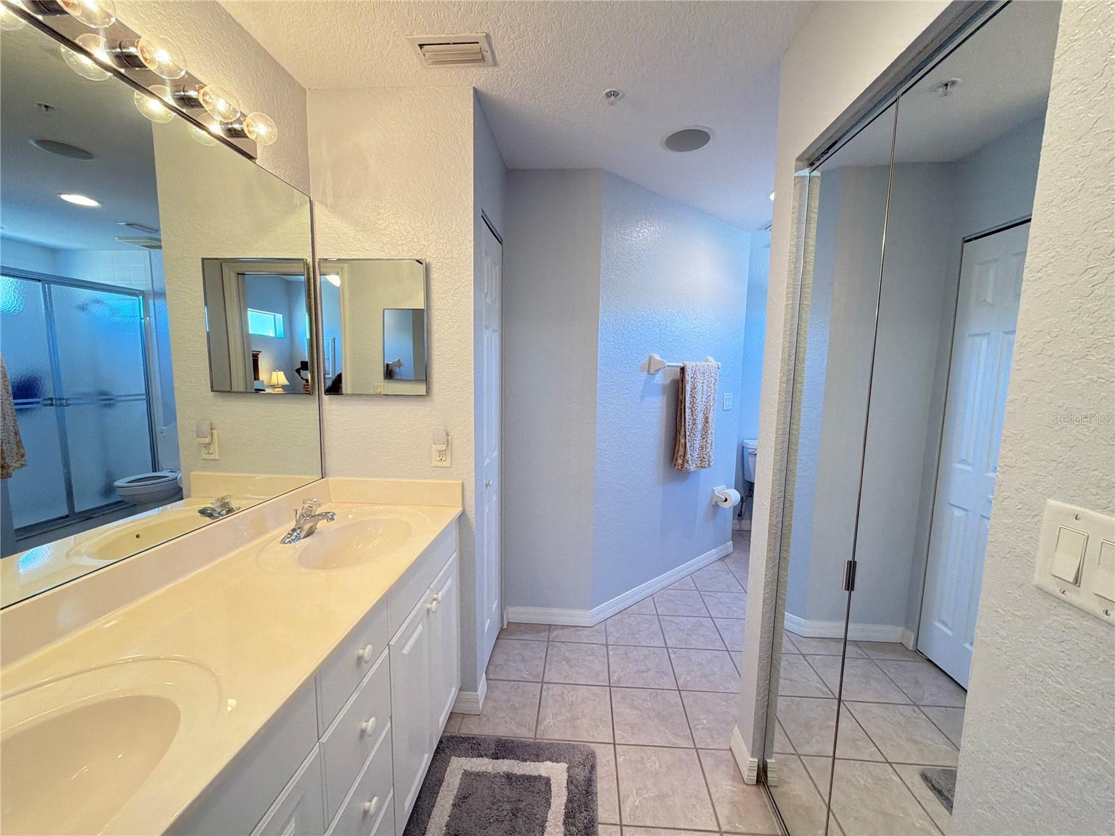 Image 14 of 31 For 7158 Strand Circle