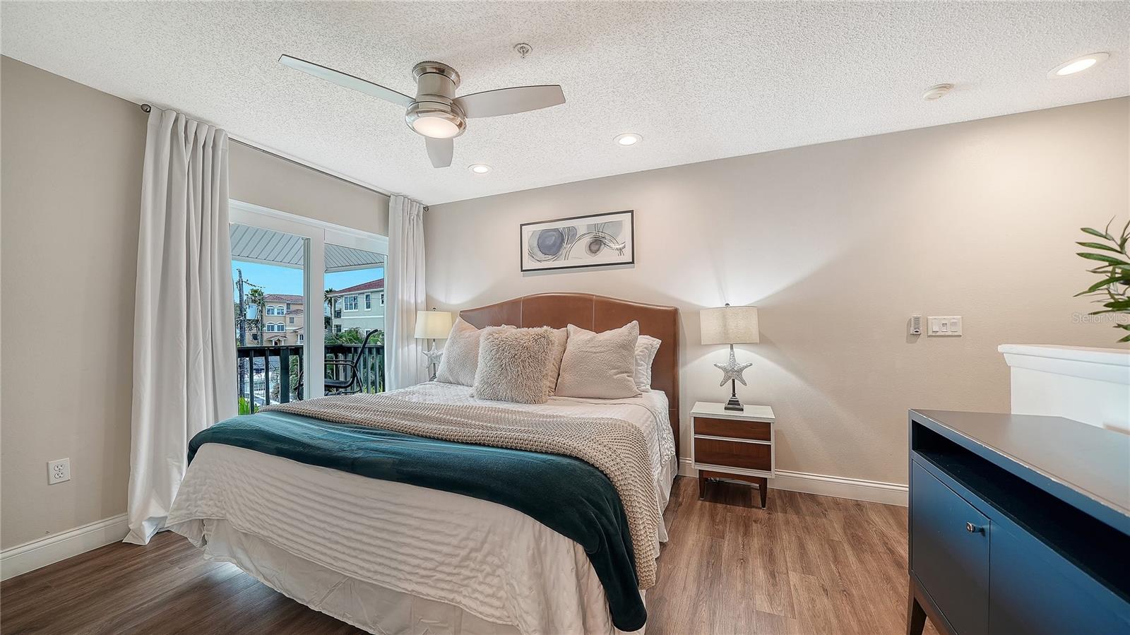 Image 11 of 13 For 662 Calle Del Otono