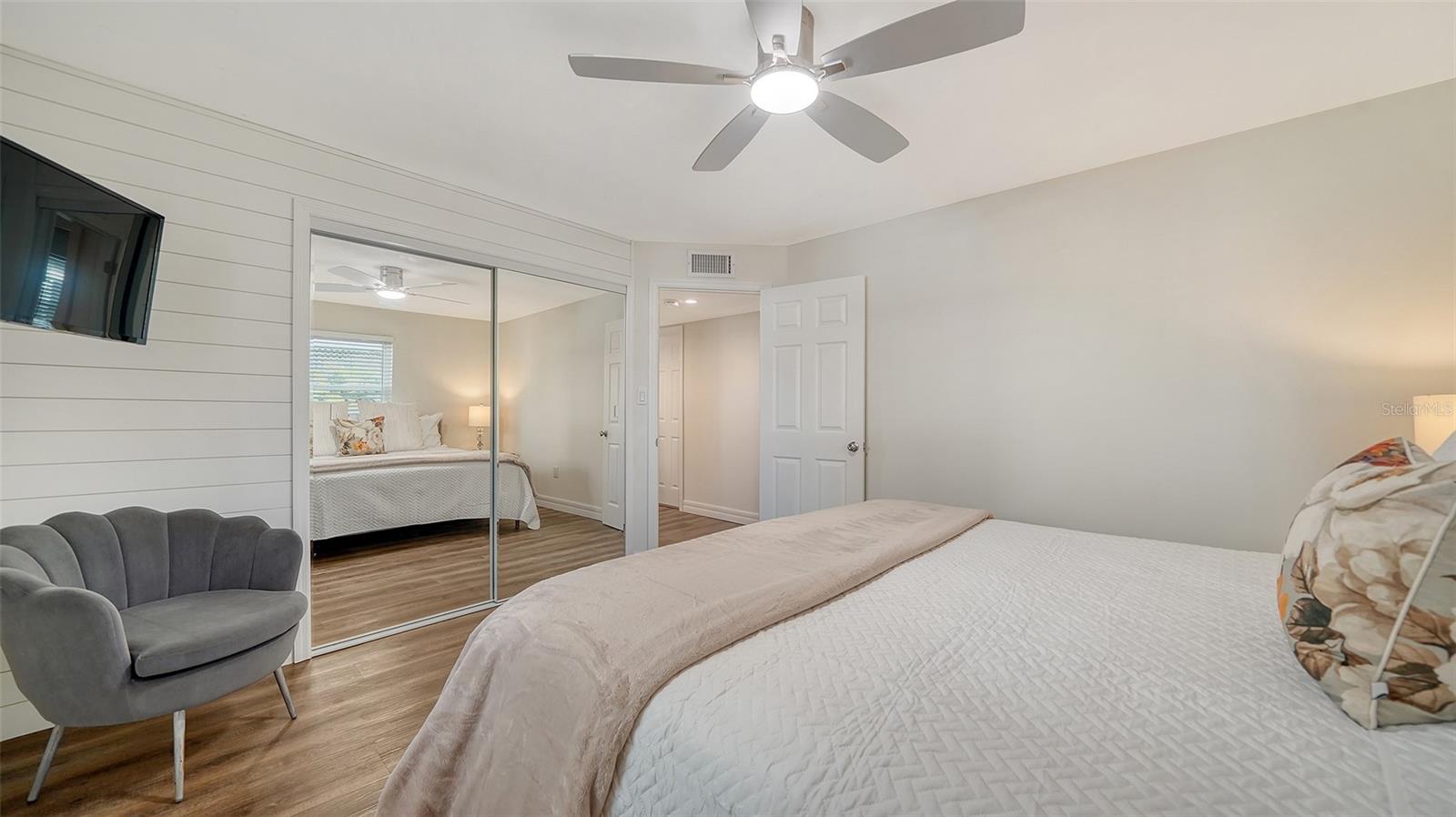 Image 9 of 13 For 662 Calle Del Otono