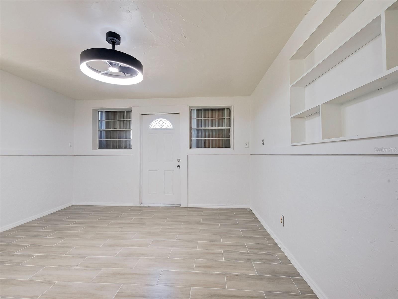 Image 11 of 34 For 313 Jessica Street N