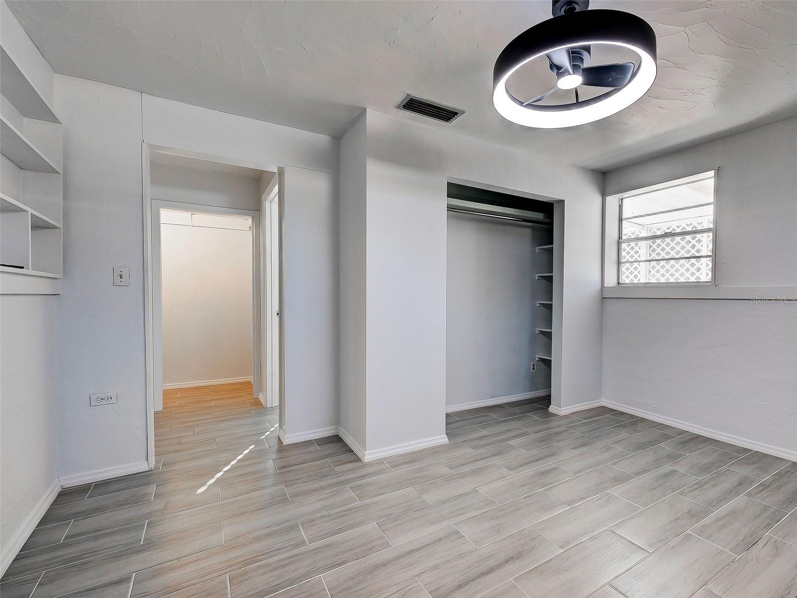 Image 12 of 34 For 313 Jessica Street N