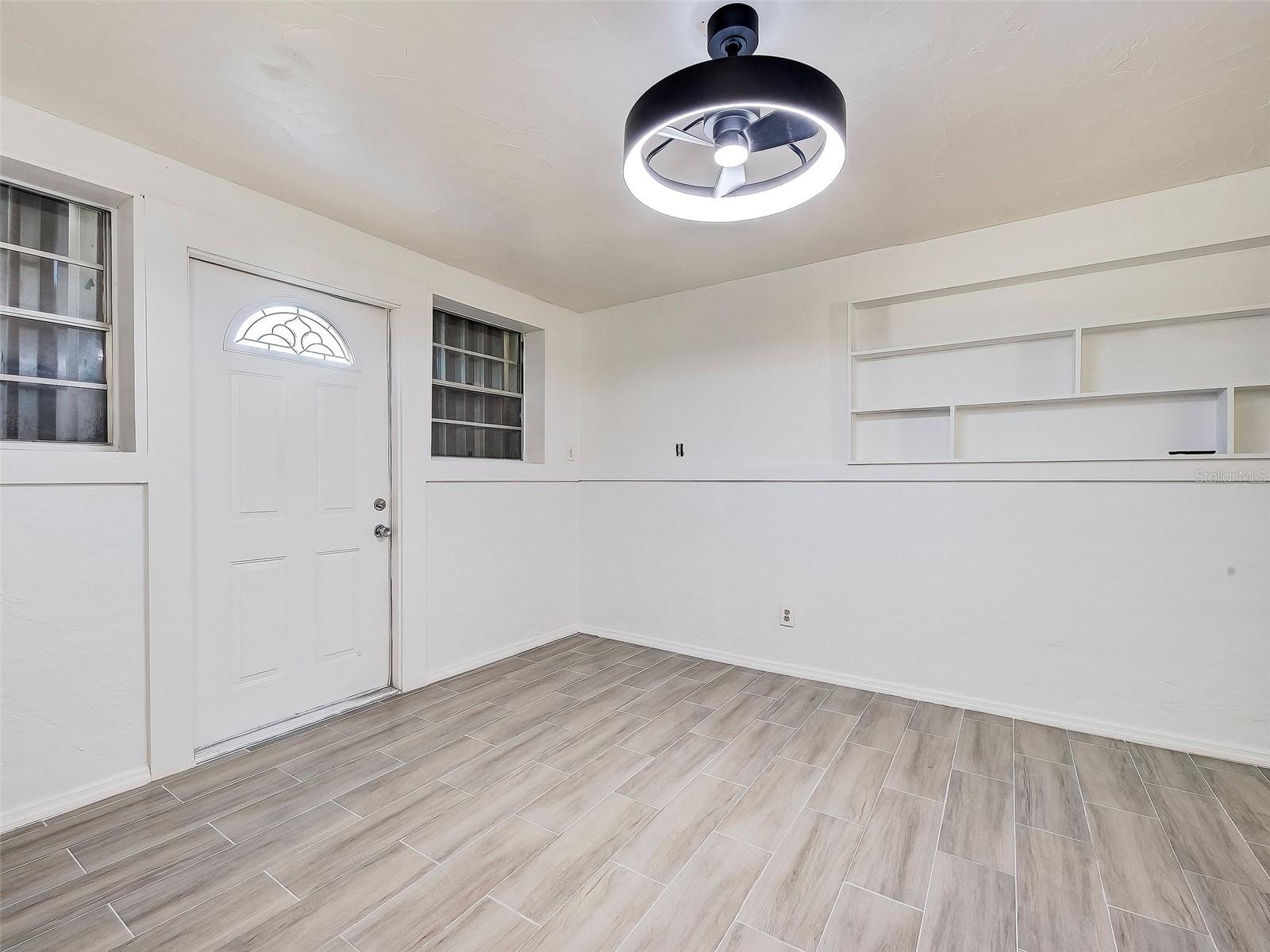 Image 14 of 34 For 313 Jessica Street N