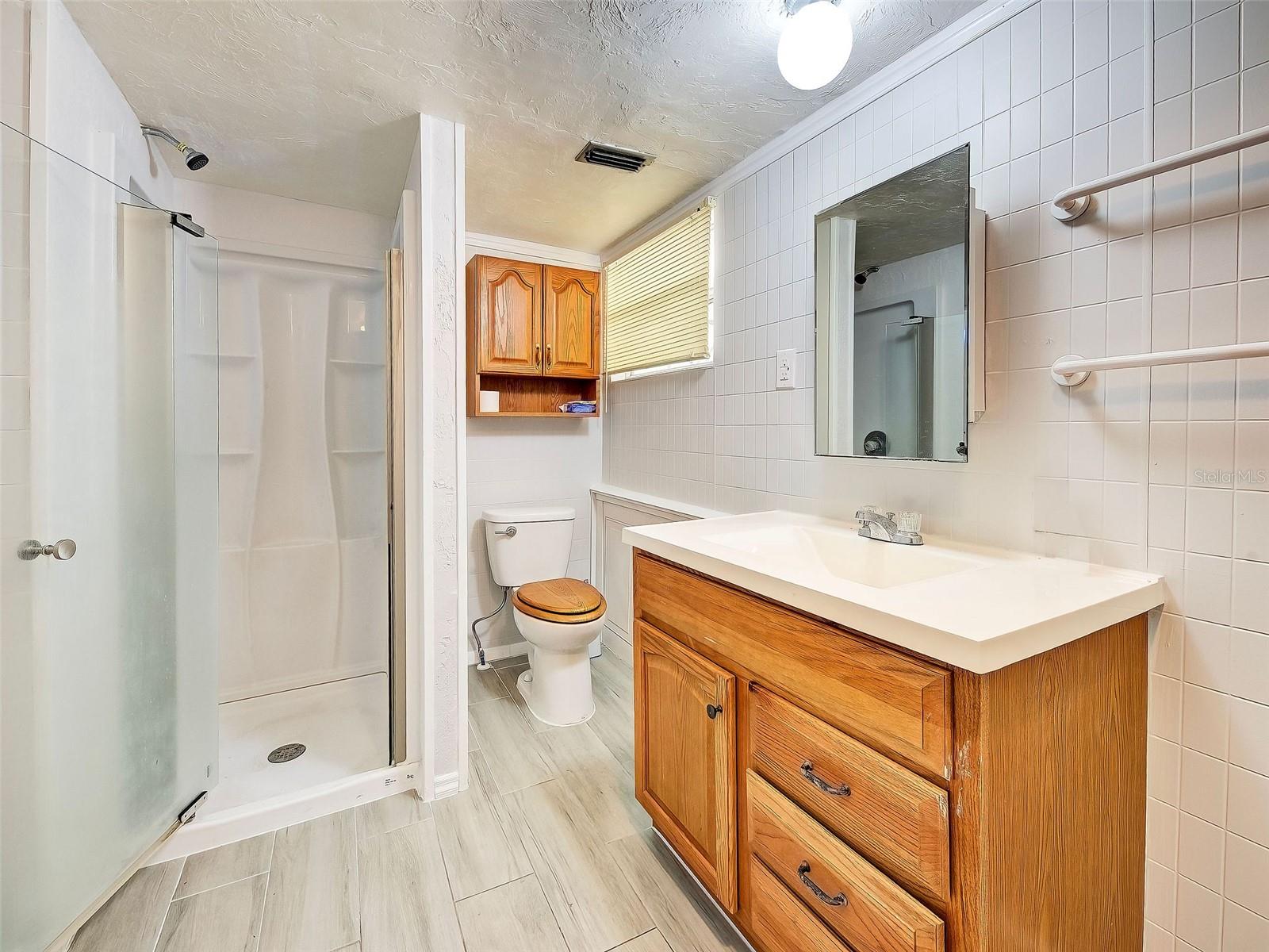 Image 16 of 34 For 313 Jessica Street N