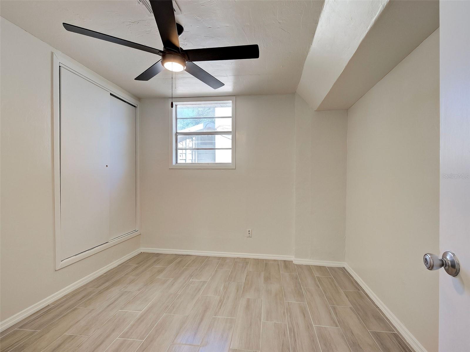 Image 19 of 34 For 313 Jessica Street N