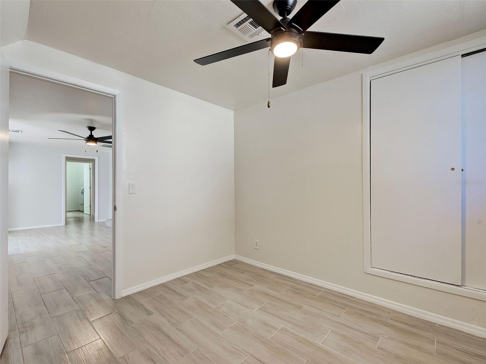 Image 20 of 34 For 313 Jessica Street N