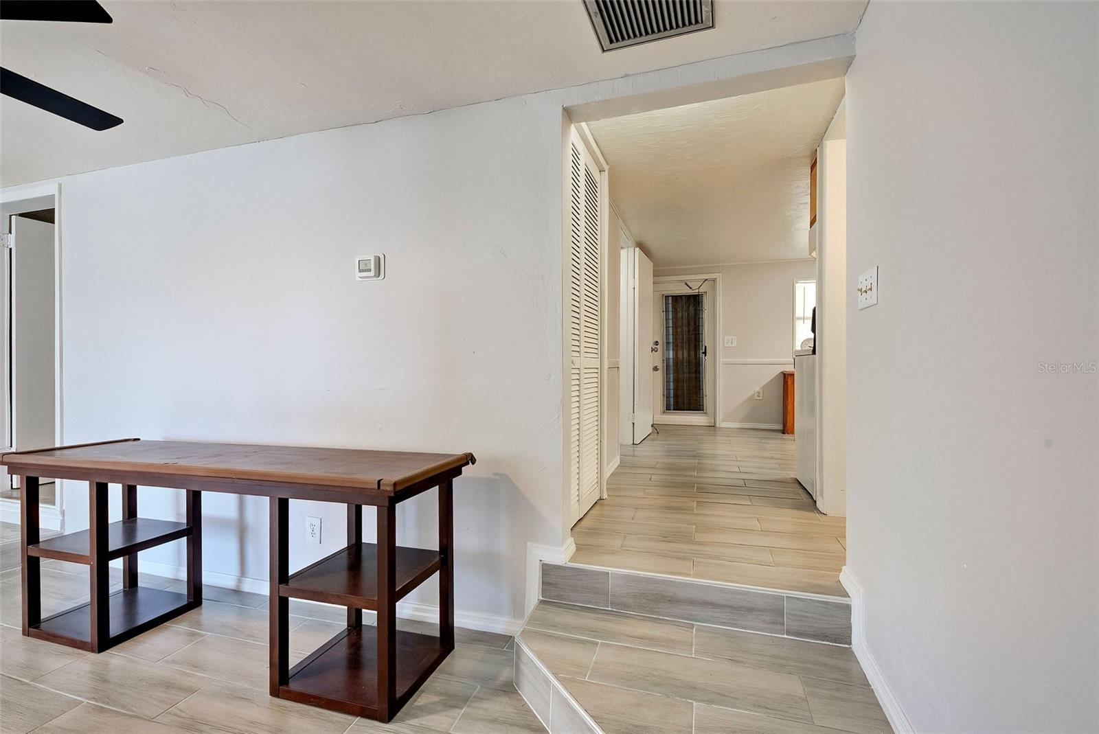 Image 21 of 34 For 313 Jessica Street N