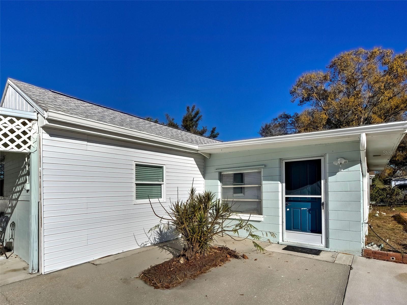 Image 3 of 34 For 313 Jessica Street N