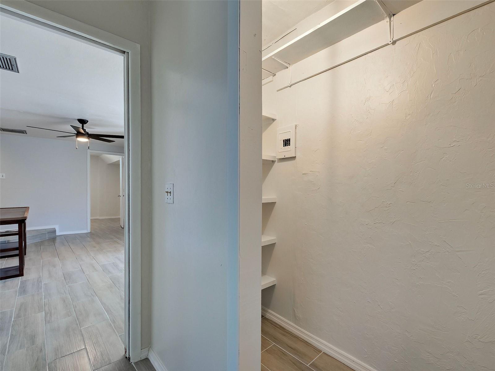 Image 9 of 34 For 313 Jessica Street N