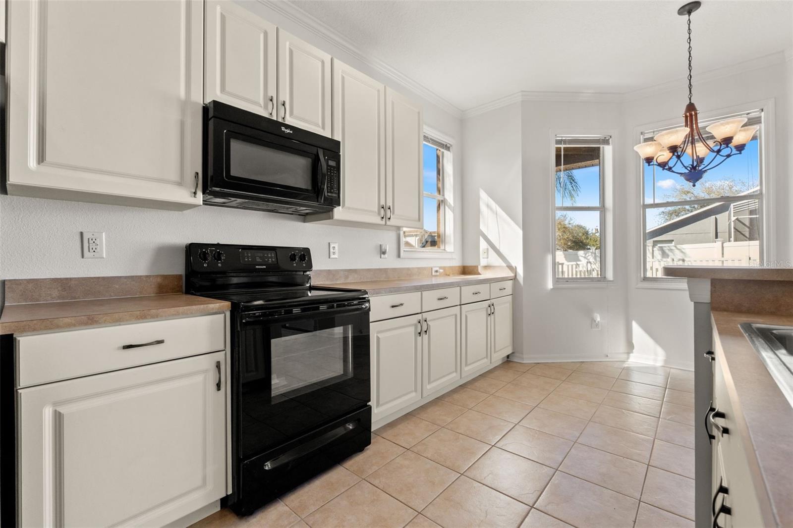 Image 27 of 66 For 17343 Lawn Orchid Loop