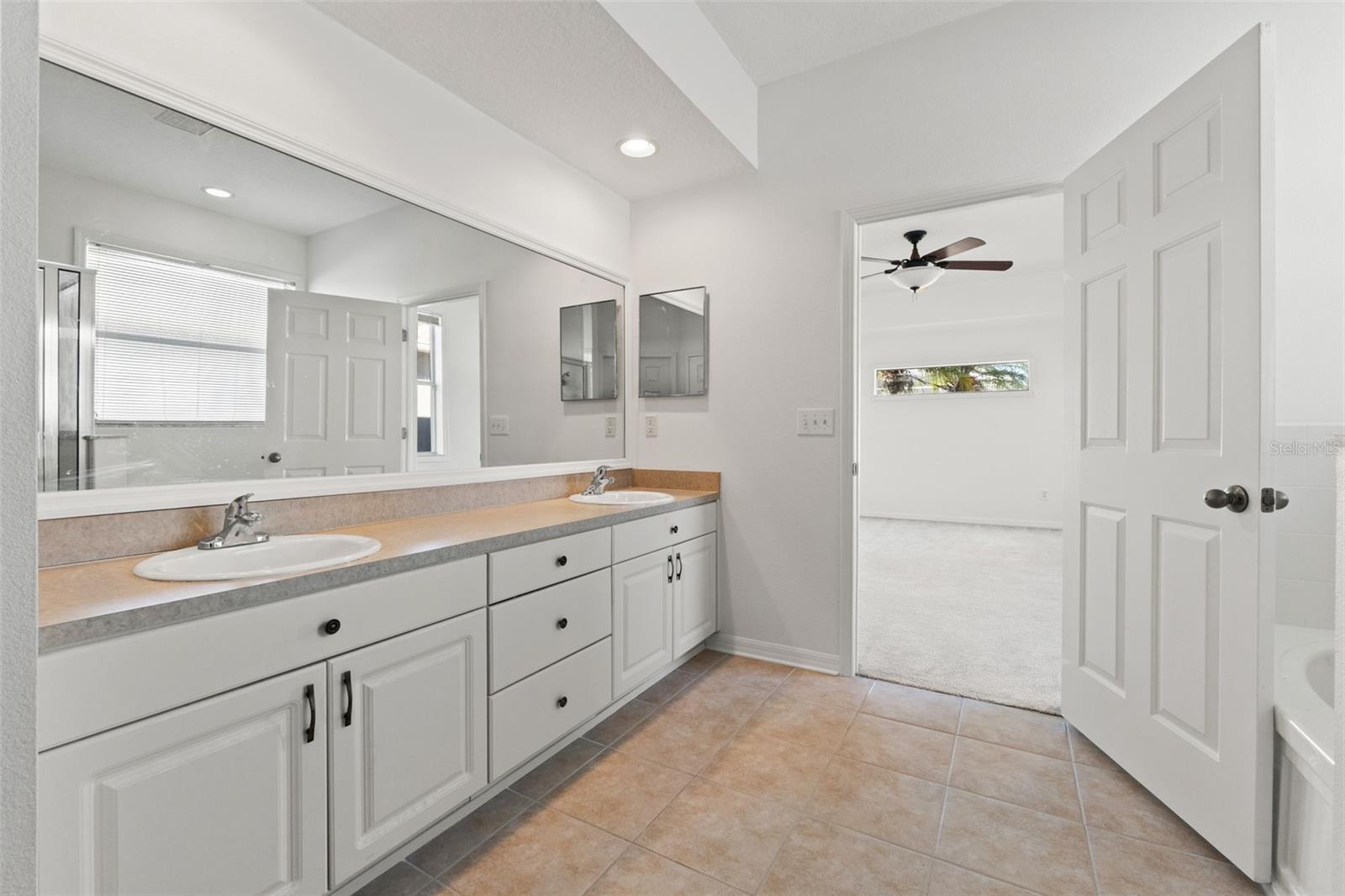 Image 38 of 66 For 17343 Lawn Orchid Loop