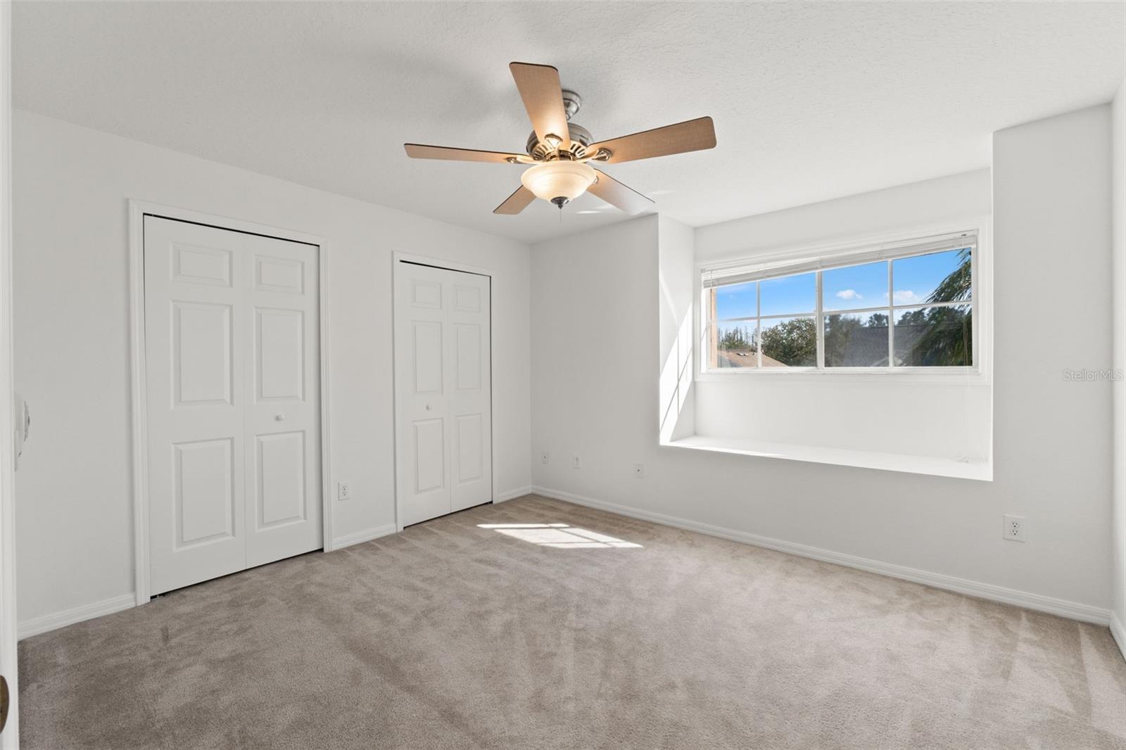 Image 44 of 66 For 17343 Lawn Orchid Loop