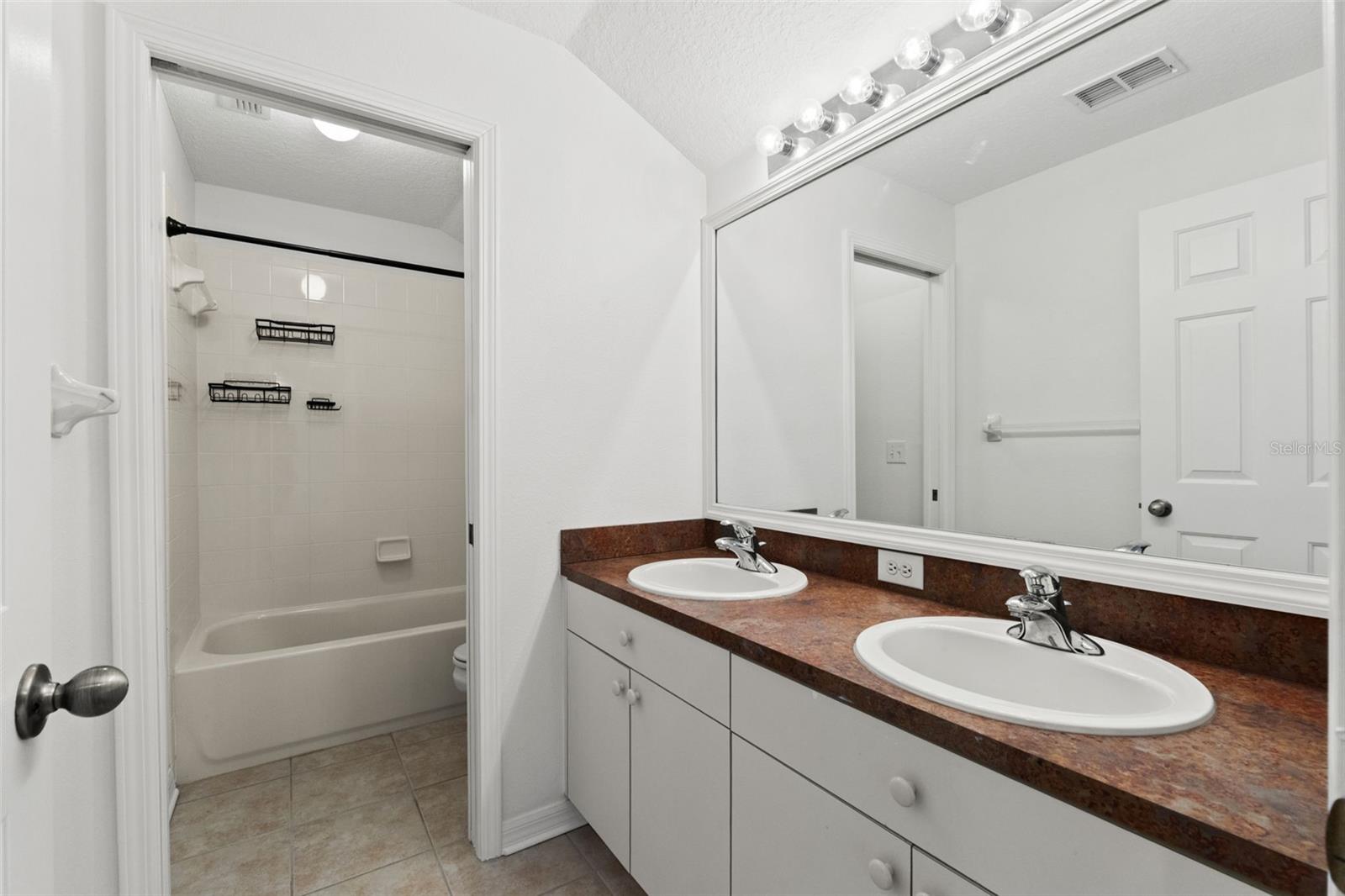 Image 47 of 66 For 17343 Lawn Orchid Loop