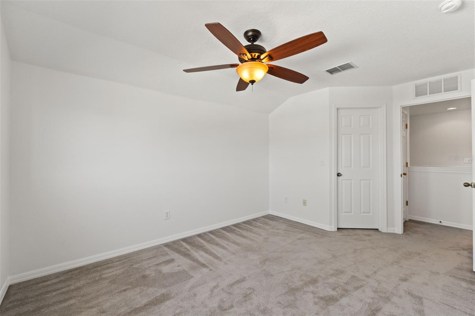 Image 55 of 66 For 17343 Lawn Orchid Loop