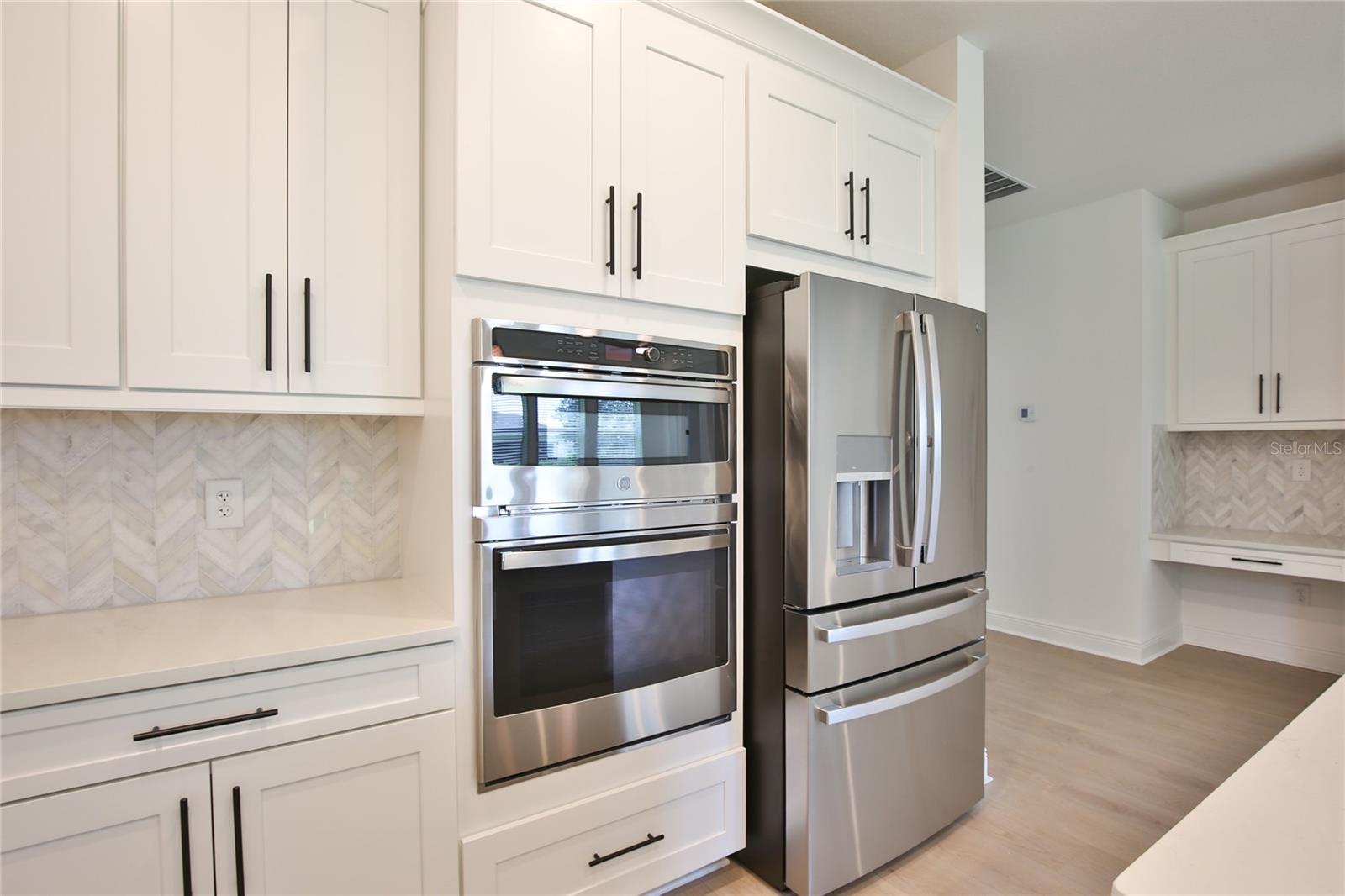 Image 10 of 52 For 17138 Savory Mist Circle