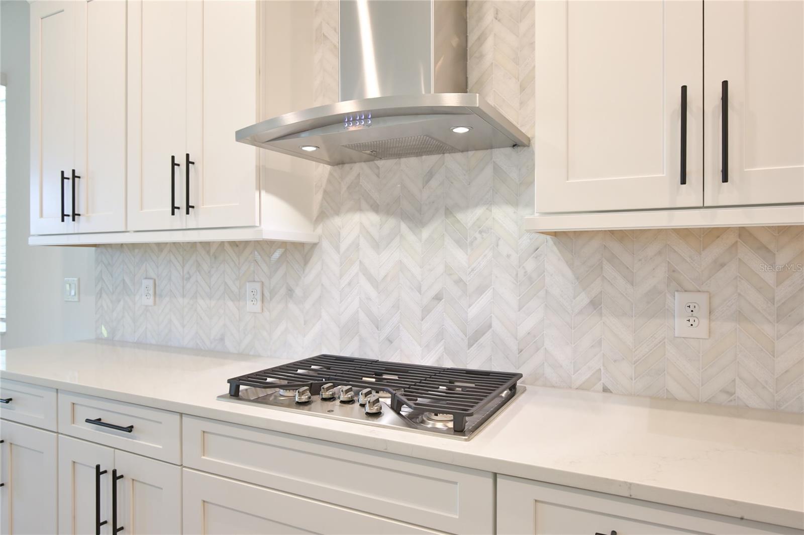 Image 11 of 52 For 17138 Savory Mist Circle