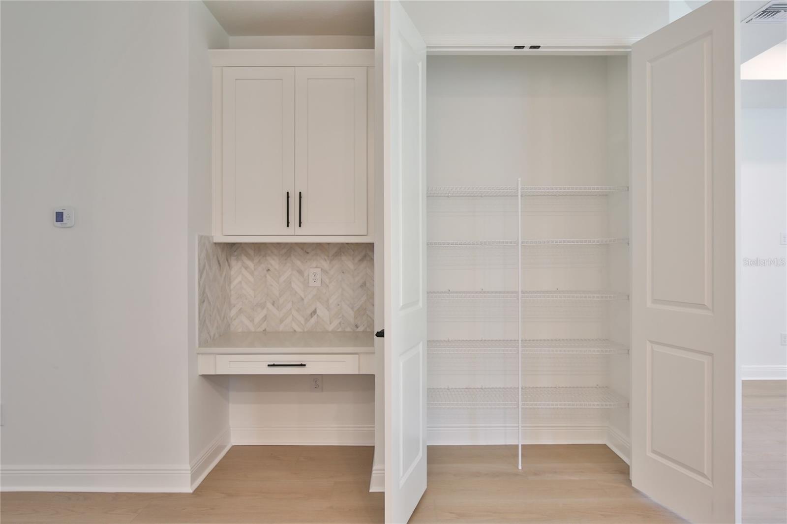 Image 13 of 52 For 17138 Savory Mist Circle