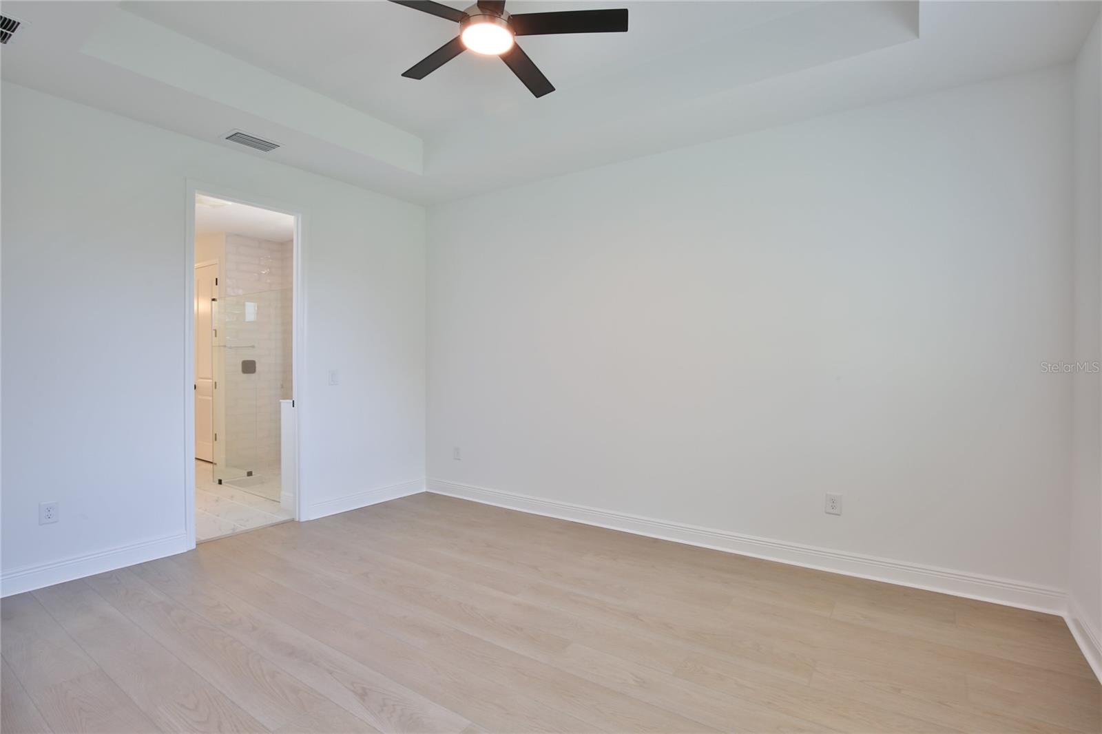 Image 19 of 52 For 17138 Savory Mist Circle