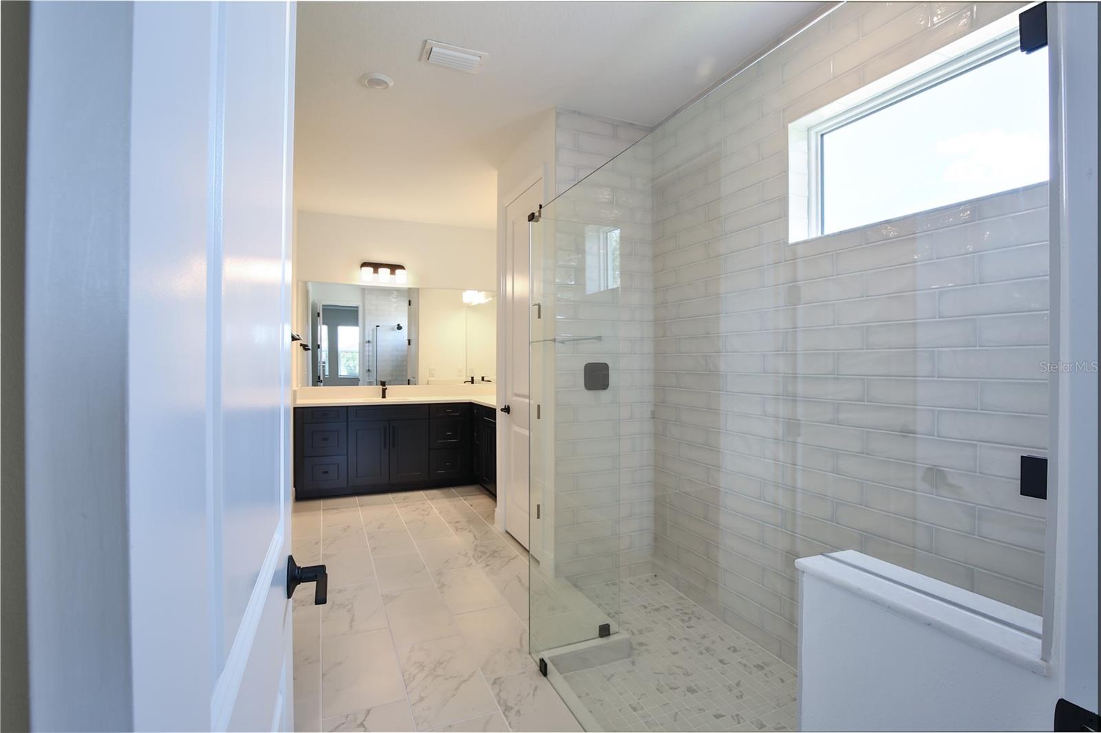 Image 20 of 52 For 17138 Savory Mist Circle