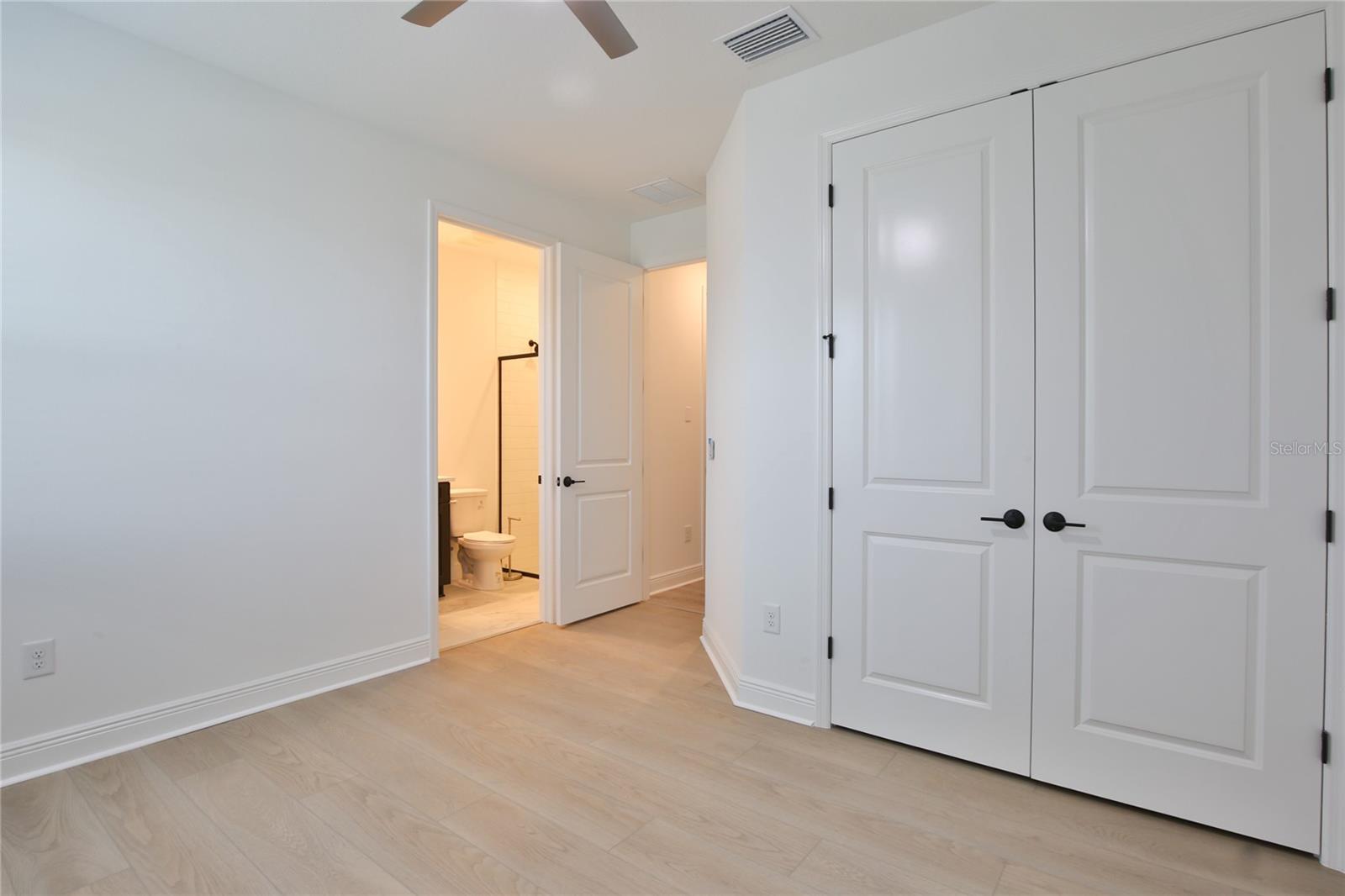 Image 25 of 52 For 17138 Savory Mist Circle