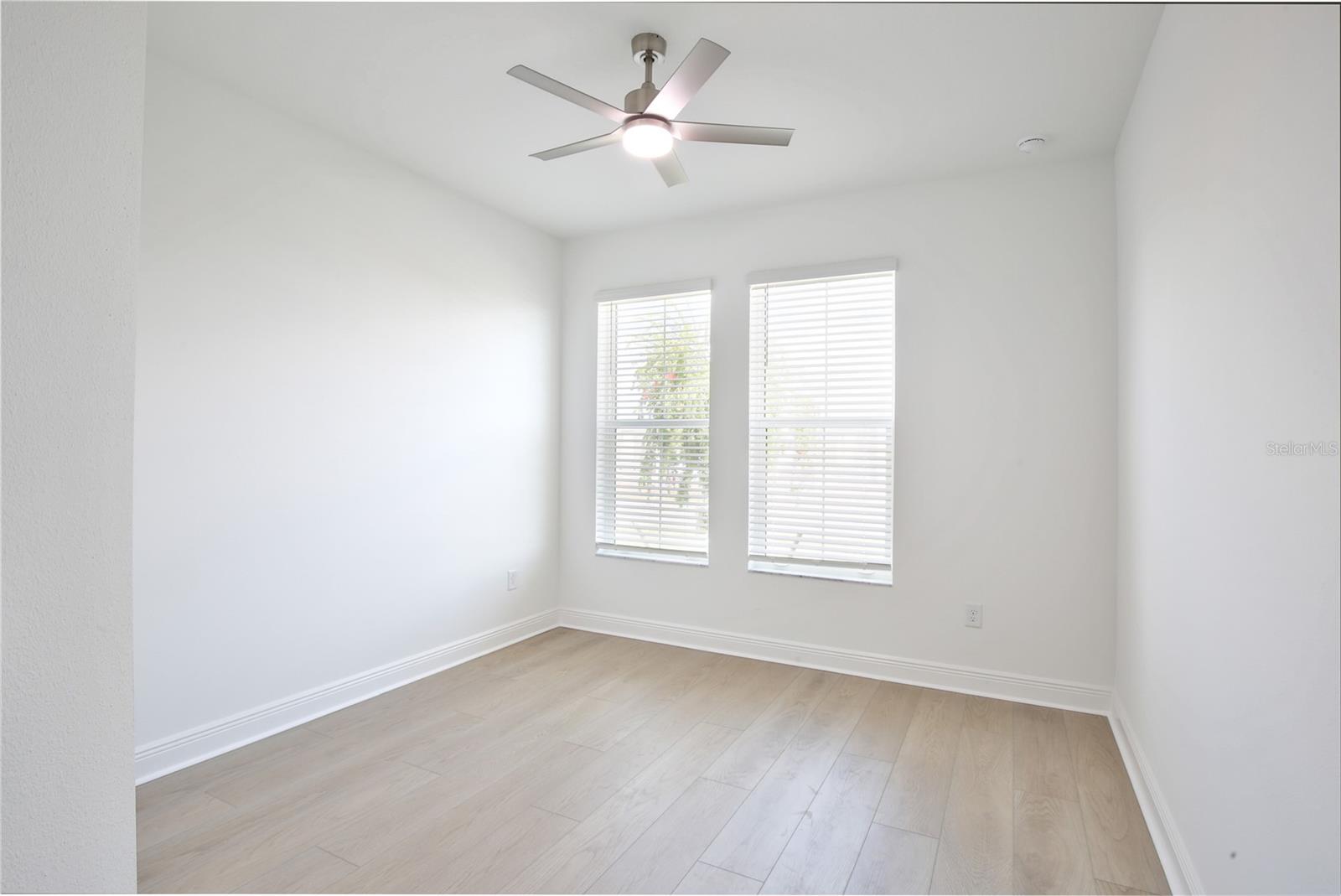 Image 30 of 52 For 17138 Savory Mist Circle