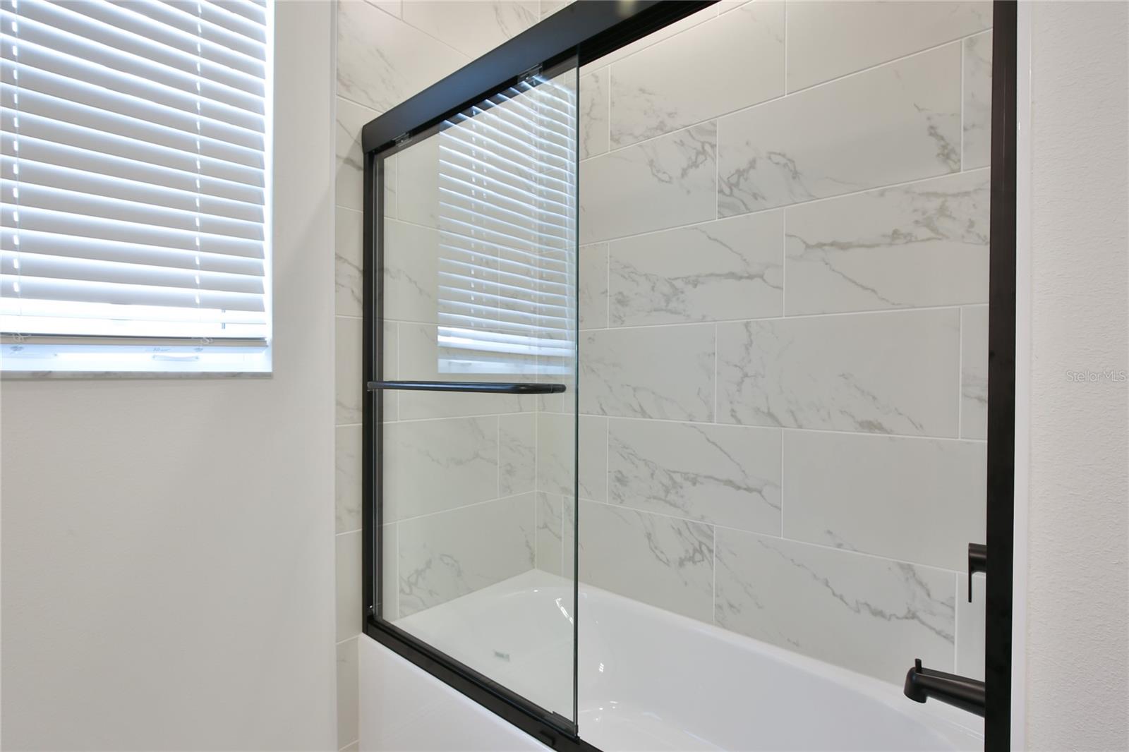 Image 33 of 52 For 17138 Savory Mist Circle