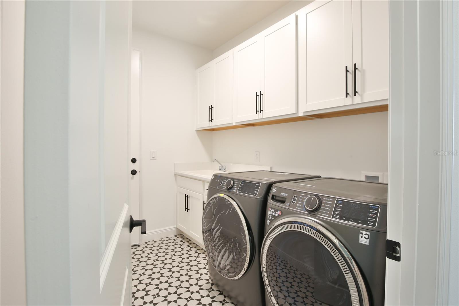 Image 34 of 52 For 17138 Savory Mist Circle