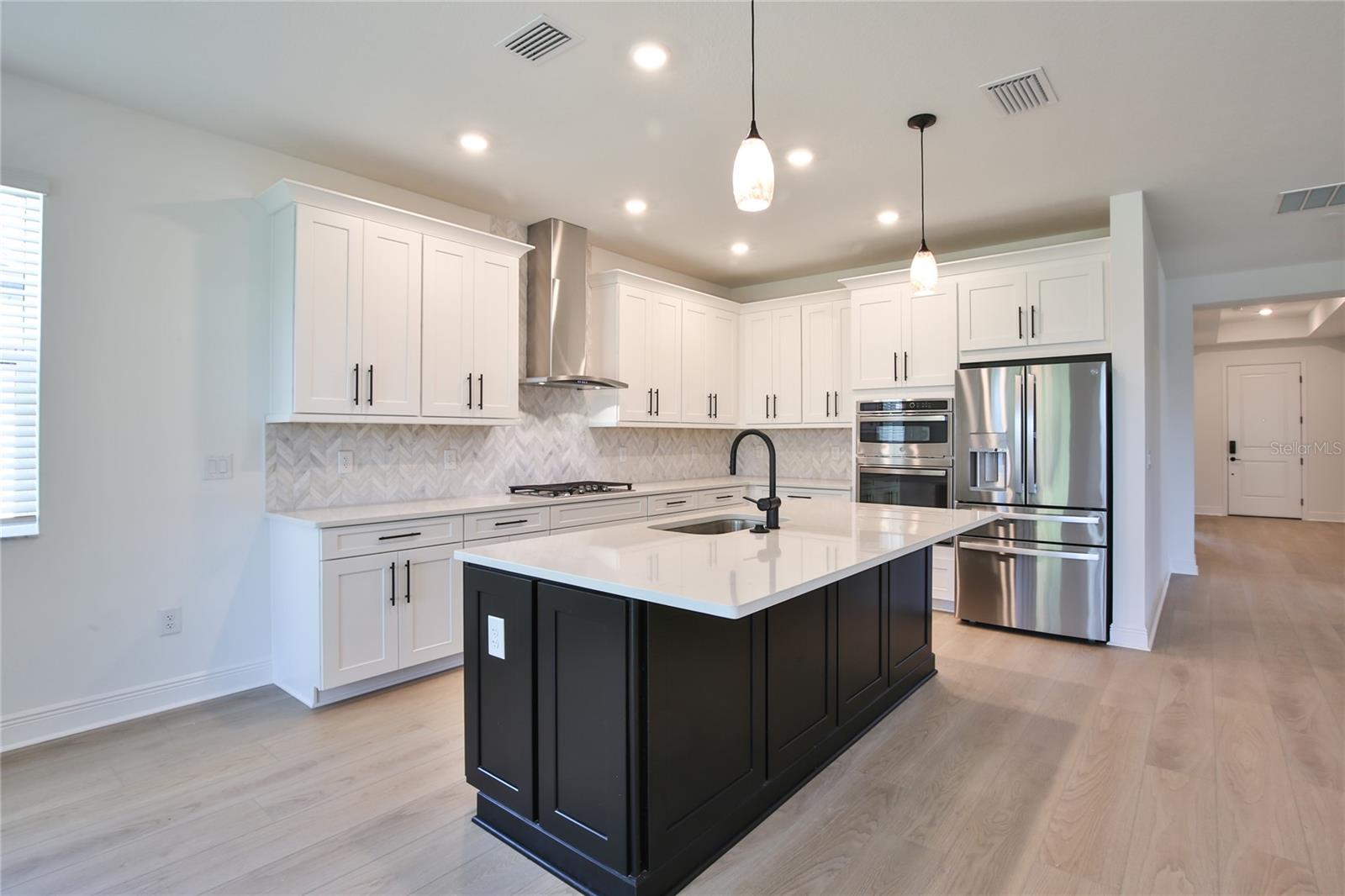 Image 7 of 52 For 17138 Savory Mist Circle