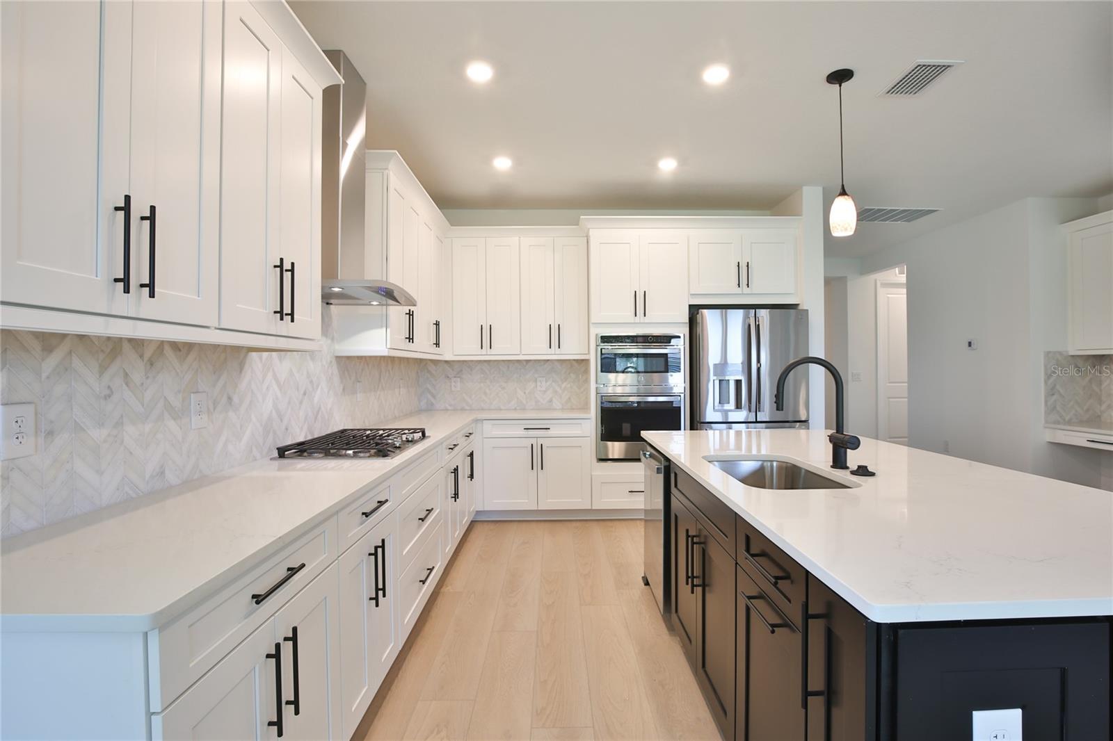 Image 9 of 52 For 17138 Savory Mist Circle